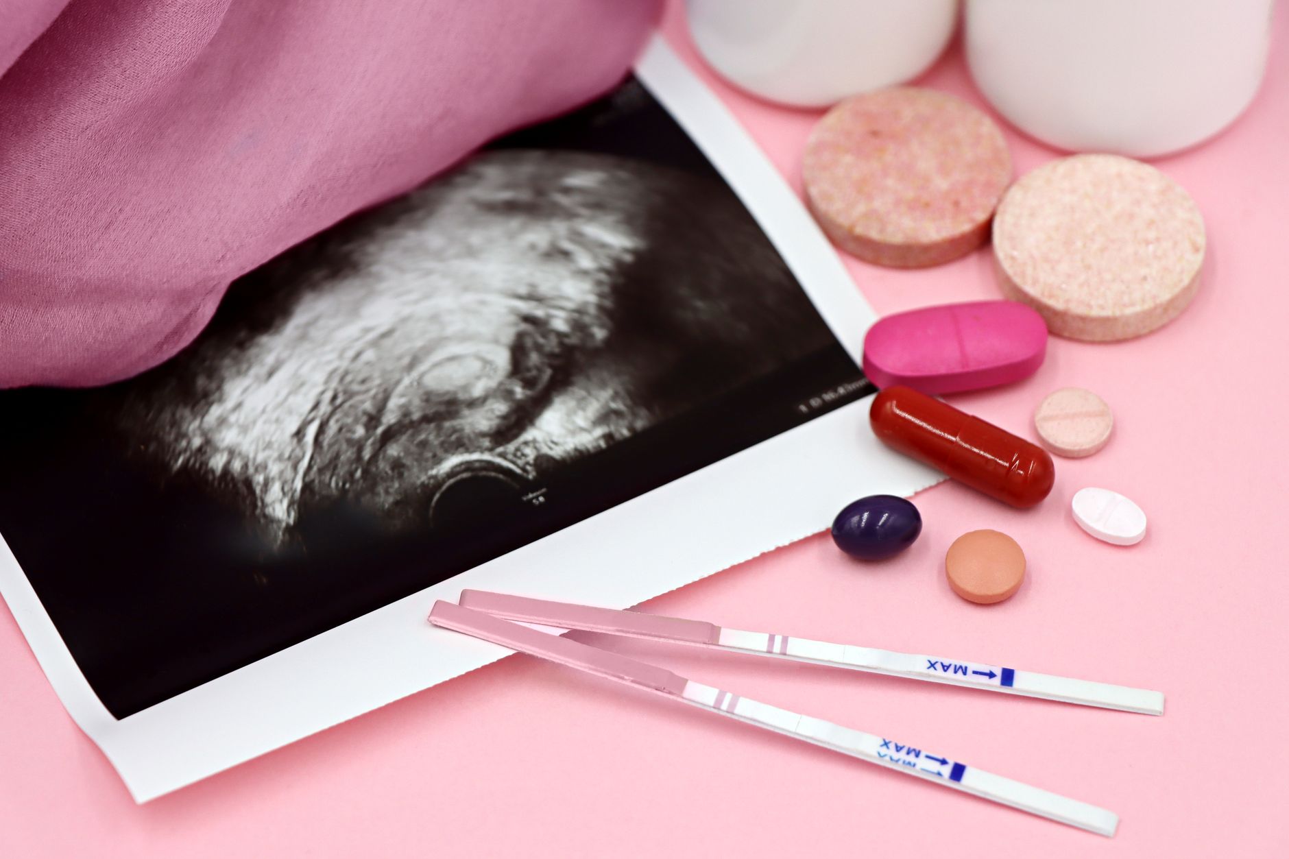 Vegan pregnancy supplement stack: prenatal multi, B12 sublingual, algae DHA, vitamin D drops
